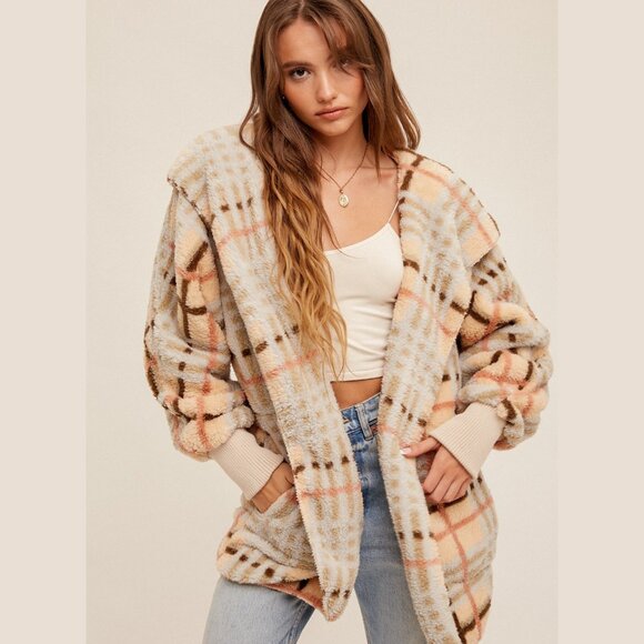 NEW Boutique Hooded Plaid Teddy Jacket Cozy Sherpa Fleece Weekend Furry Soft - Picture 2 of 6